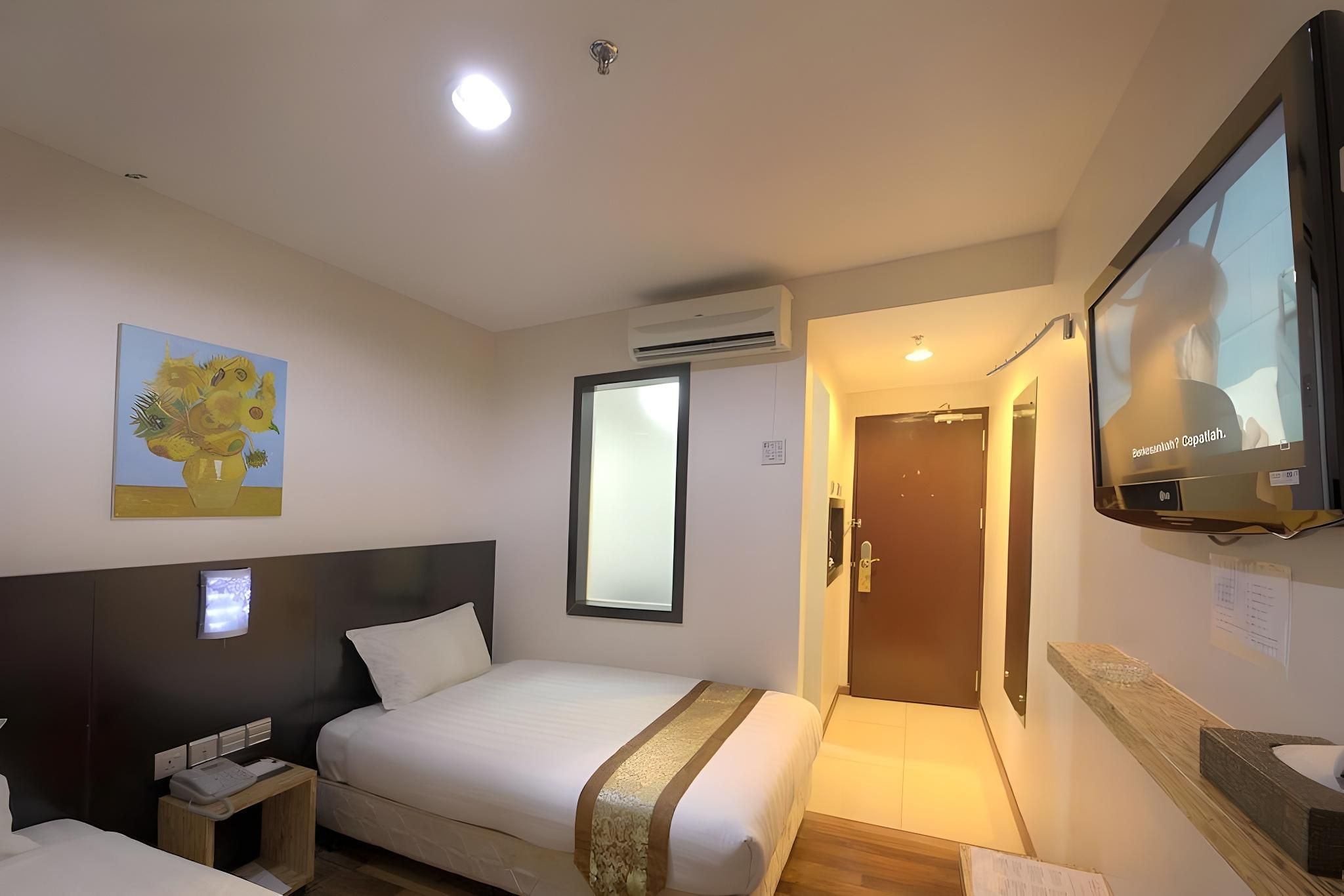 undefined Hotel Bahagia 5