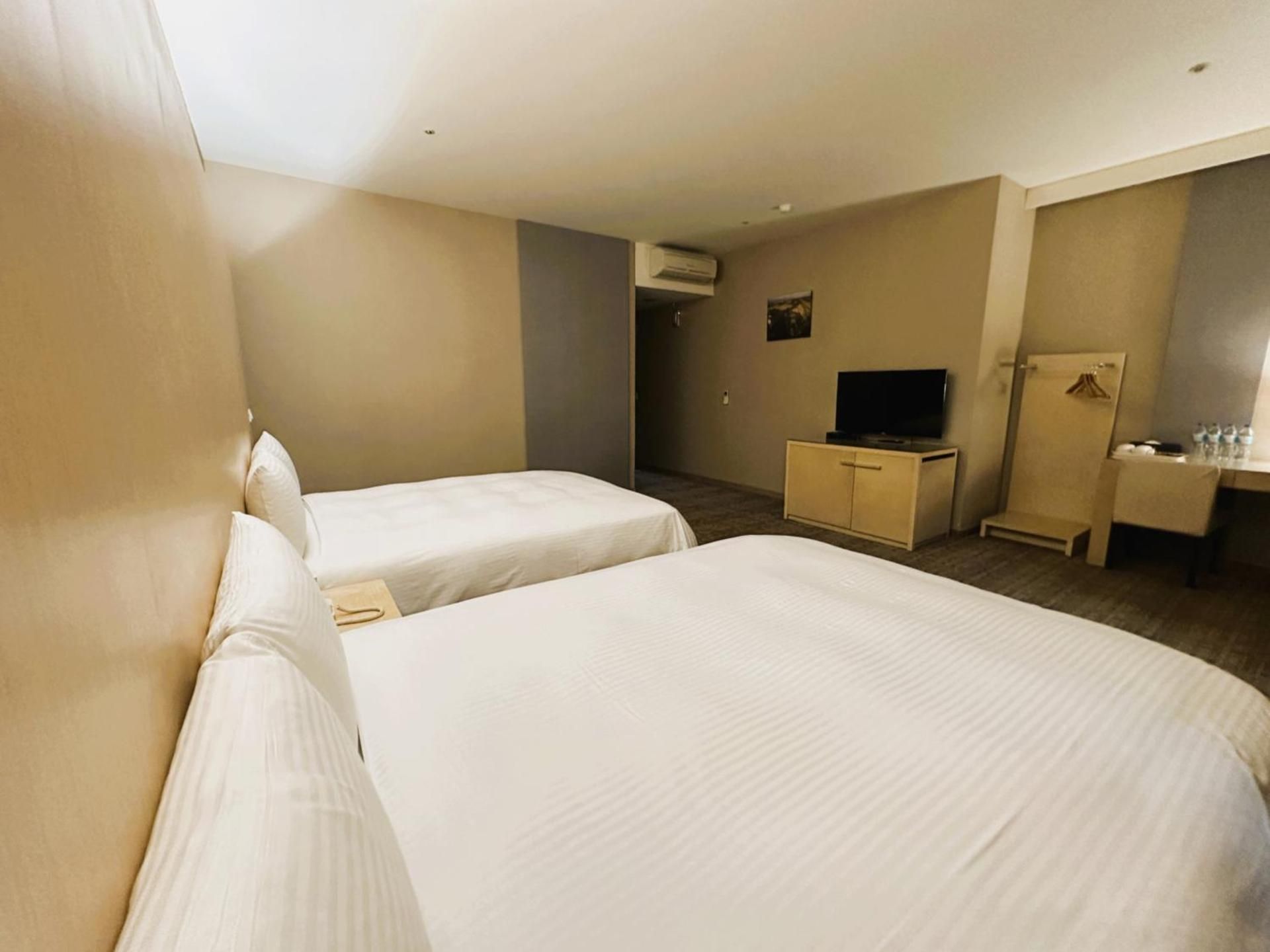 Economy Quadruple Room - No Window