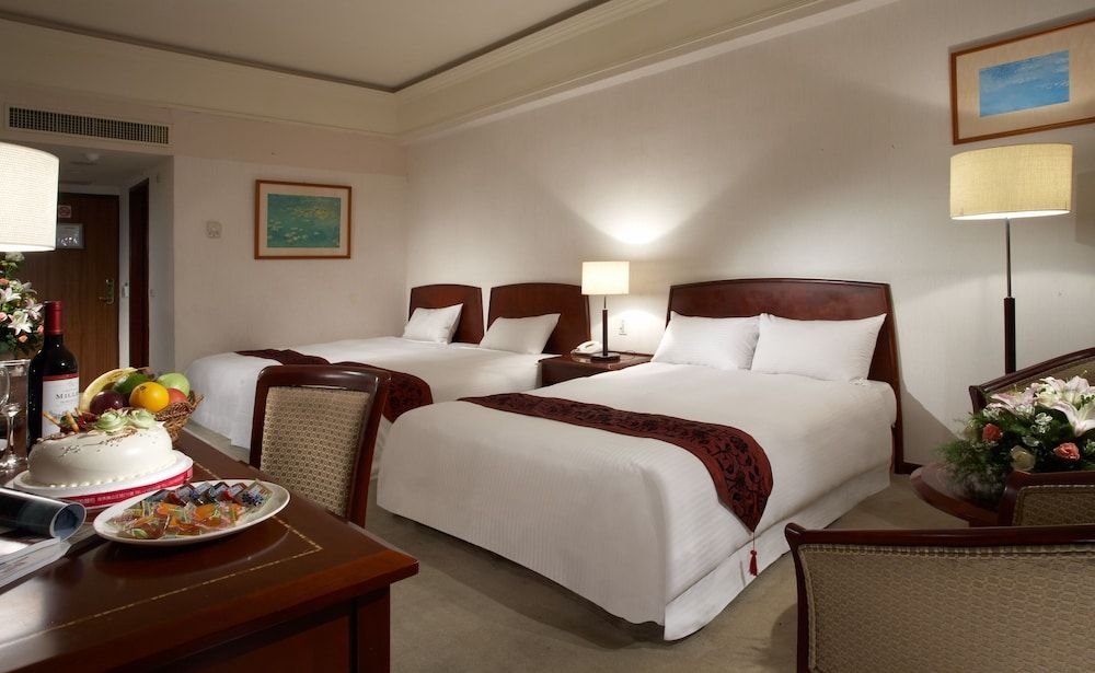 Kavalan Hotel Family Quadruple Room, 1 Bedroom, Non Smoking, City View 2