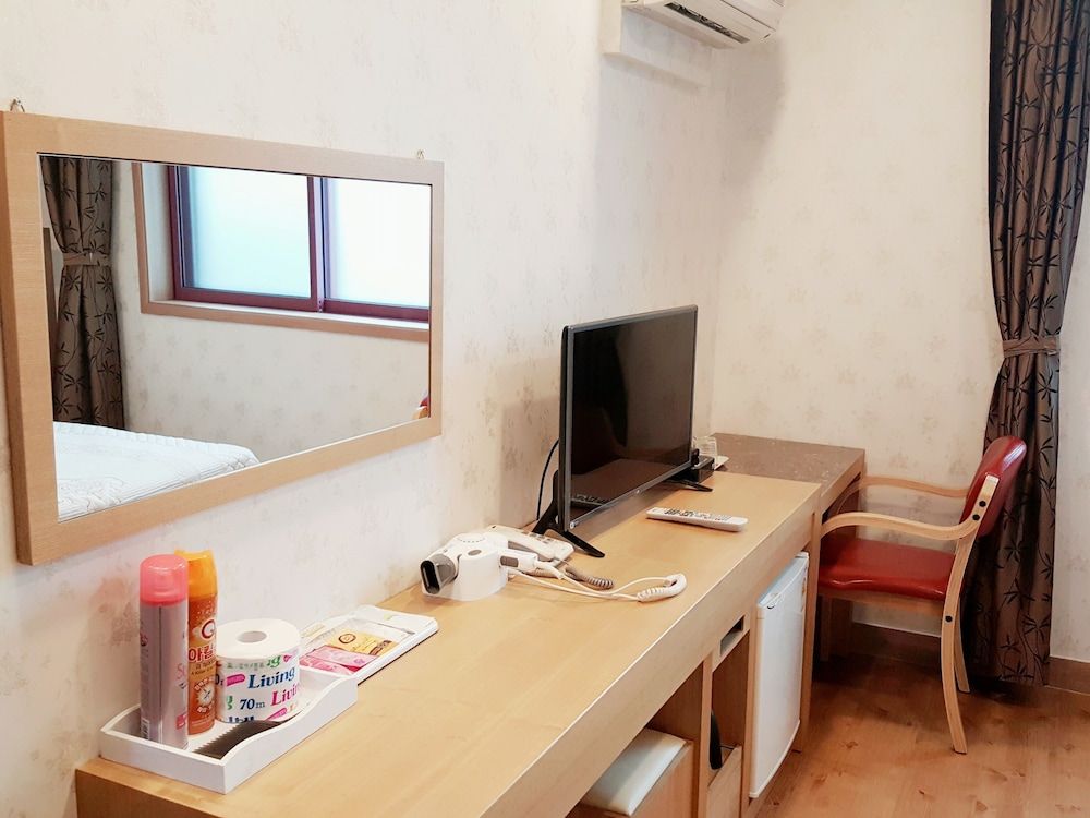 Hotel Parkwood Incheon Airport Deluxe Twin Room (for 2 persons) 5