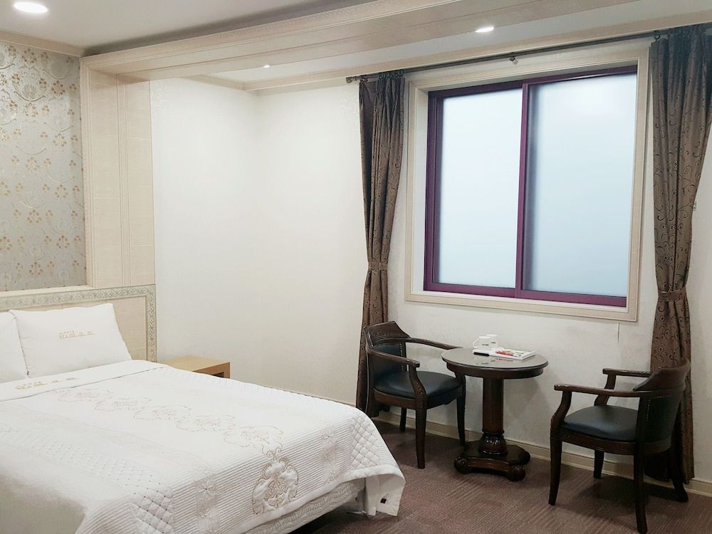 Hotel Parkwood Incheon Airport Premium Double Room 3