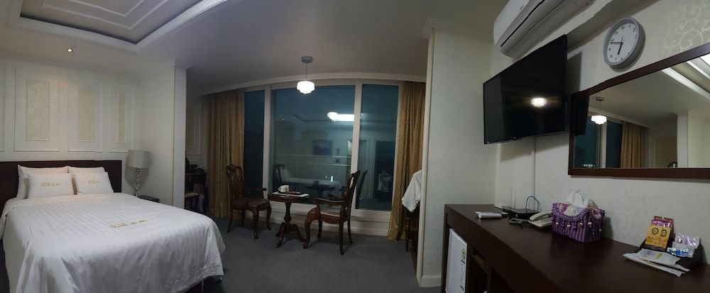 Hotel Parkwood Incheon Airport Royal Double Room 10
