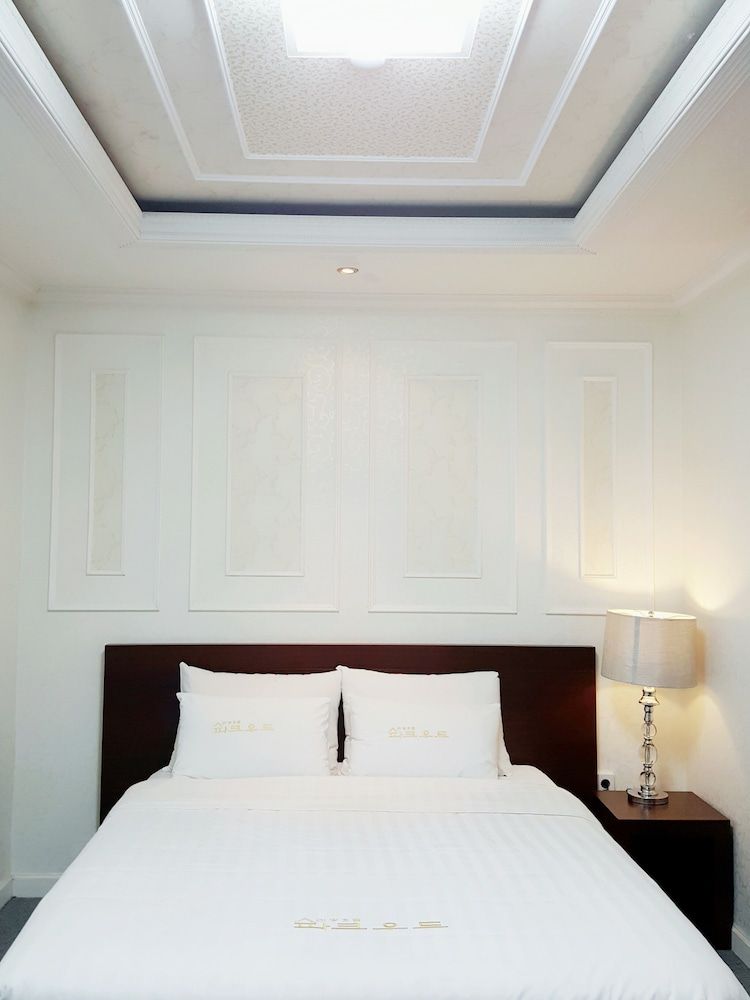 Hotel Parkwood Incheon Airport Royal Double Room 3