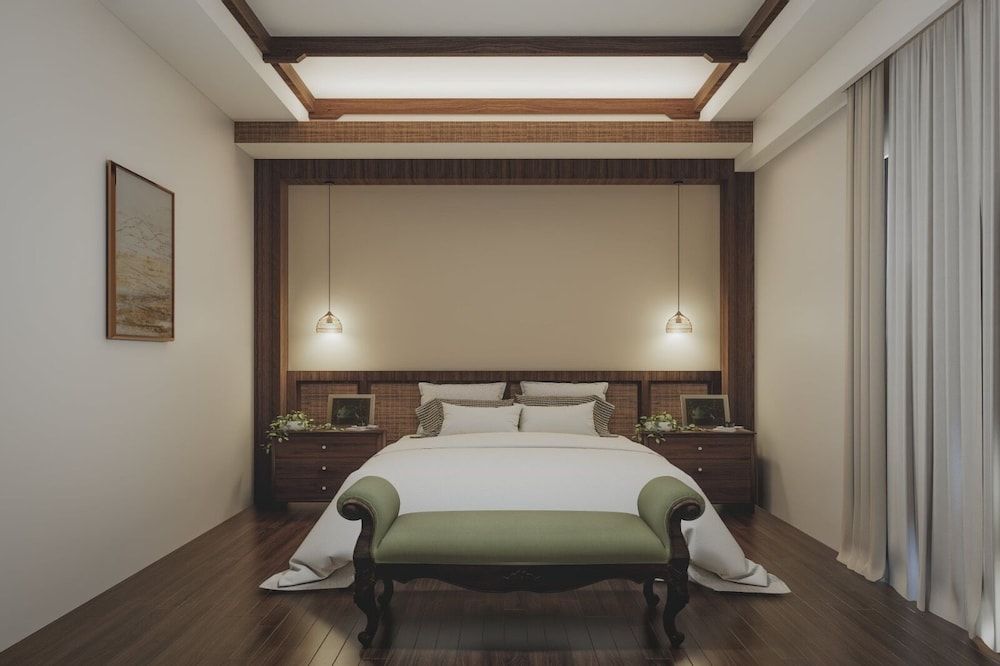 Java Hotel Single Room, 1 King Bed 3