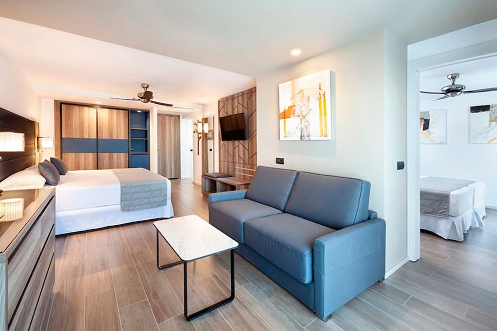 Family Room, 2 Bedrooms, Balcony