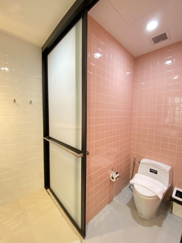 Miami Hotel Deluxe Twin Room 7