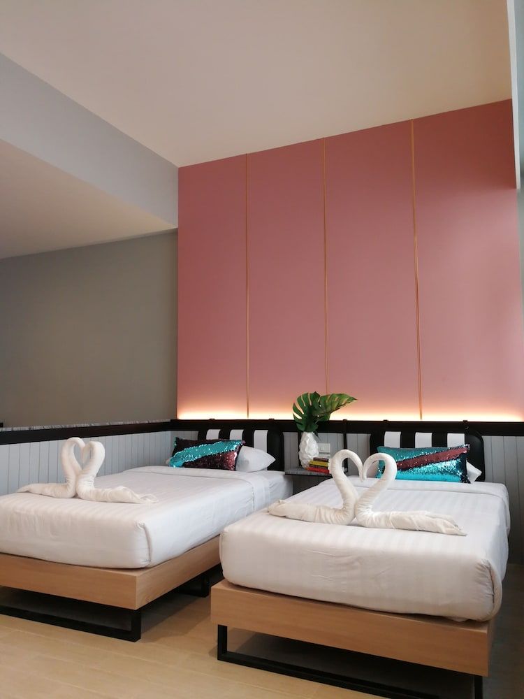 Miami Hotel Deluxe Quadruple Room 4