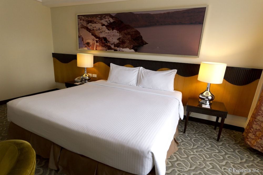 Hotel Elizabeth Cebu Deluxe Single Room 2