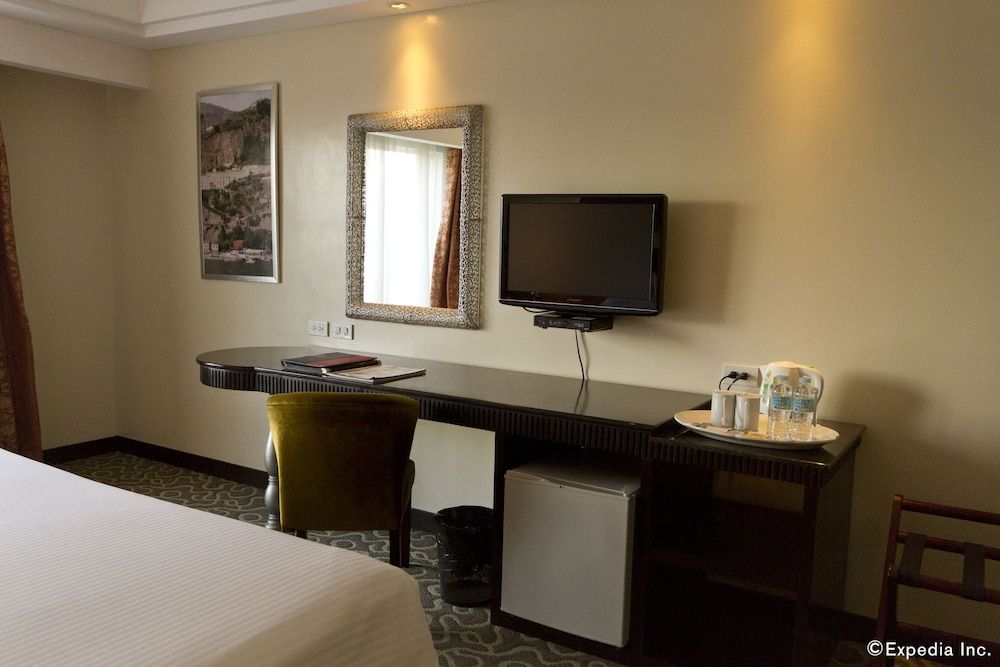 Hotel Elizabeth Cebu Deluxe Single Room 10