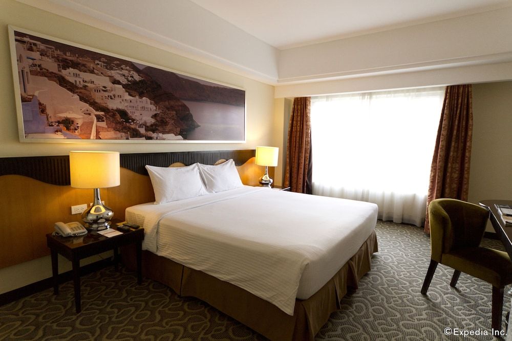 Hotel Elizabeth Cebu Deluxe Single Room 3