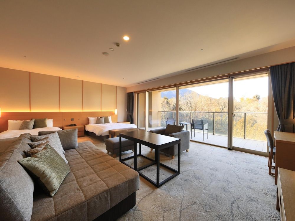 undefined Hakone Hisui