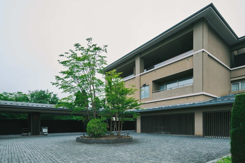 undefined Hakone Hisui 8