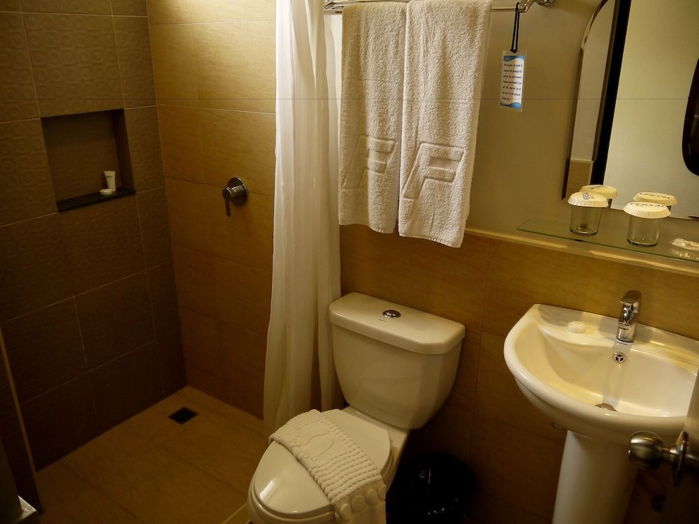 Fersal Hotel Kalayaan Deluxe Single Room, 1 Queen Bed 7