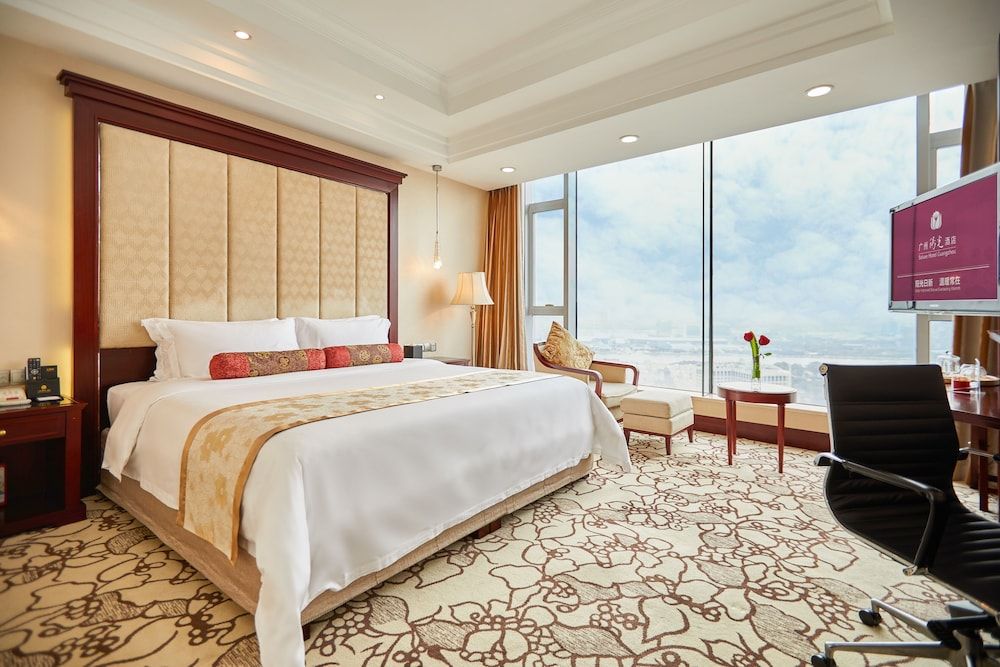 Soluxe Hotel Guangzhou Superior Room, Garden View (King Bed) 5