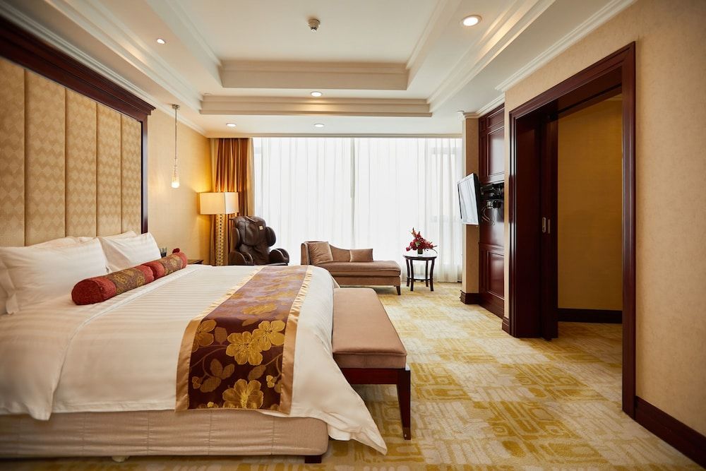 Deluxe Suite