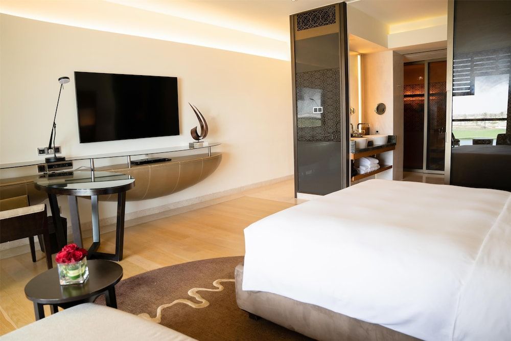 Room, 1 King Bed, Golf View