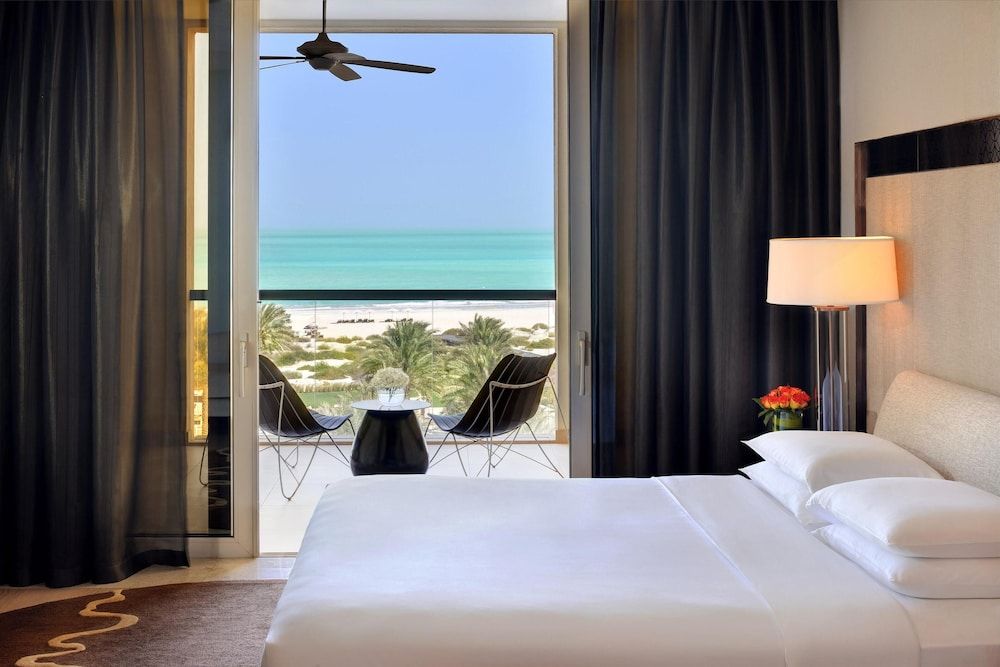 Room, 1 King Bed, Sea View