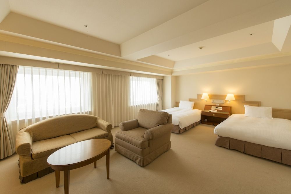 Deluxe Twin Room High Floor, Non Smoking (Eco Plan-No Cleaning Service)
