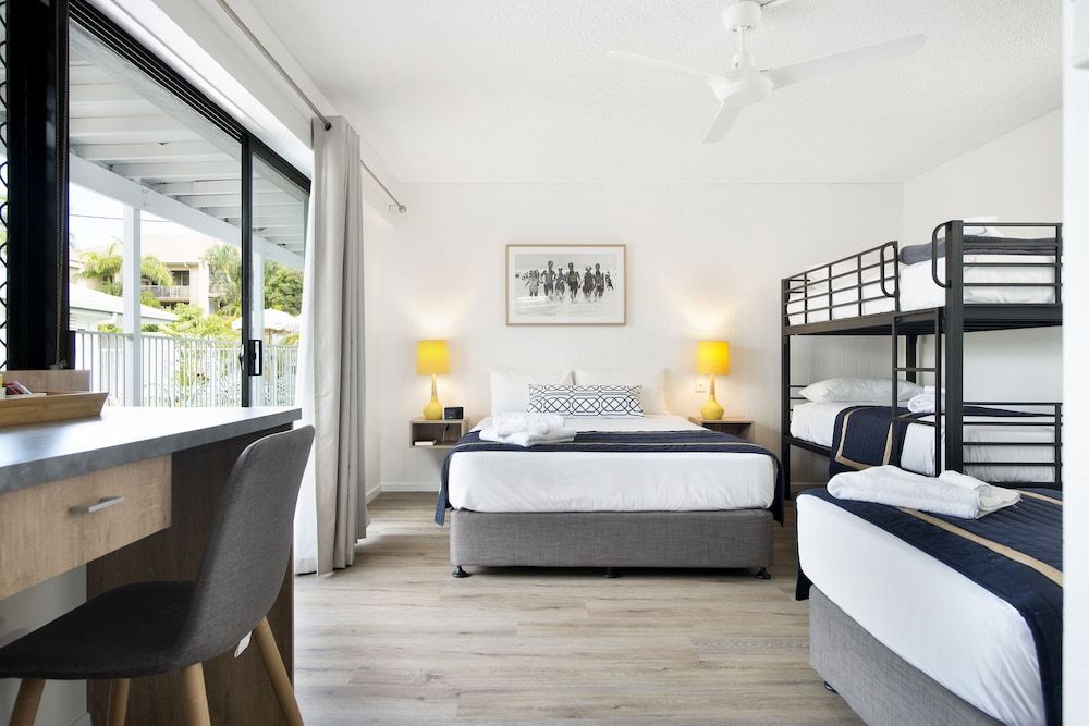 Blue Heron Motel Family Room, Non Smoking 4