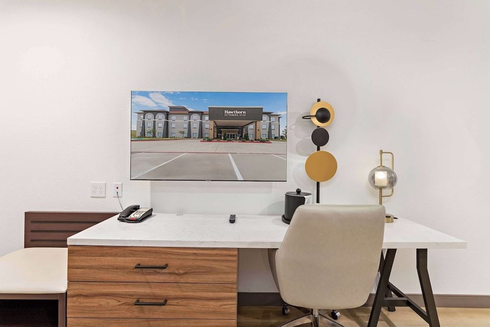 Hawthorn Extended Stay by Wyndham Port Arthur Suite, 1 King Bed, Non Smoking (Efficiency) 16