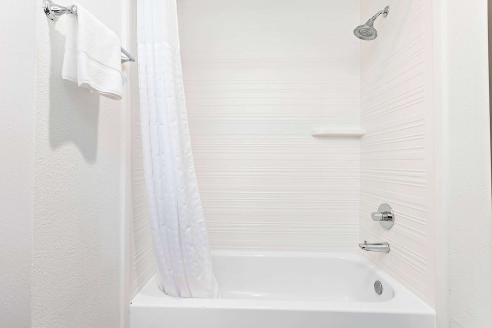 Hawthorn Extended Stay by Wyndham Port Arthur Suite, 2 Queen Beds, Non Smoking (Efficiency) 12