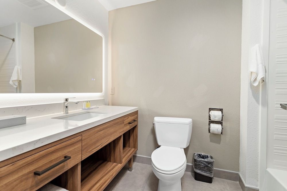 Hawthorn Extended Stay by Wyndham Port Arthur Suite, 2 Queen Beds, Non Smoking (Efficiency) 10