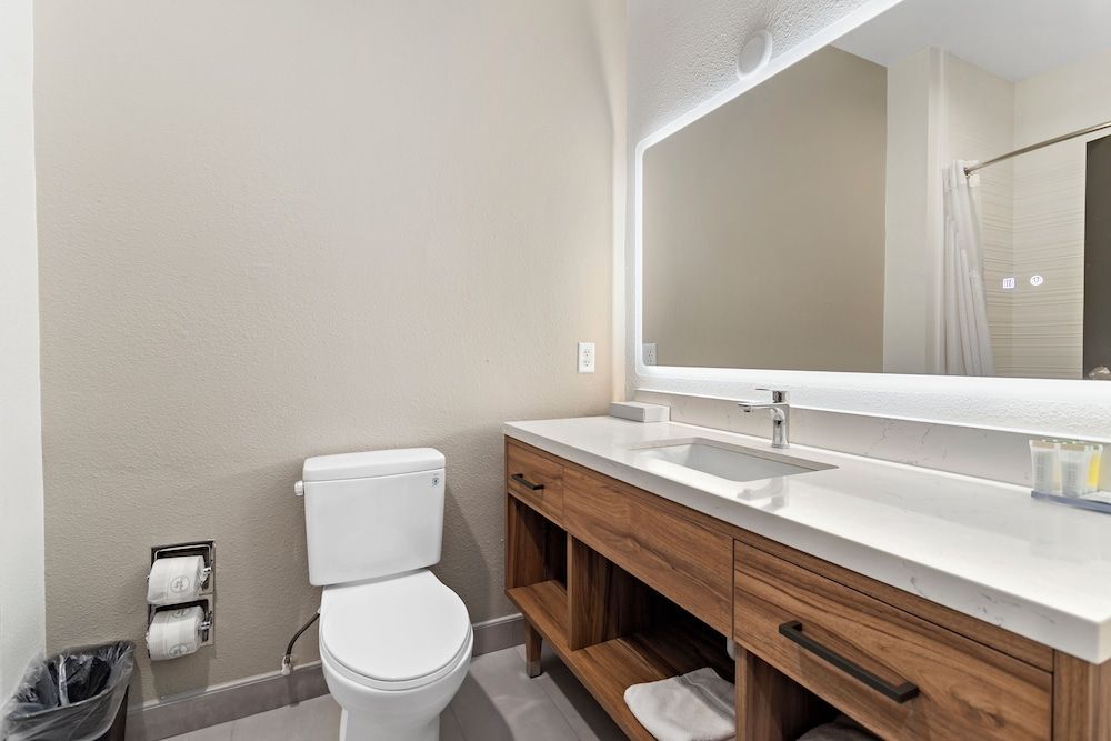 Hawthorn Extended Stay by Wyndham Port Arthur Suite, 2 Queen Beds, Non Smoking (Efficiency) 11