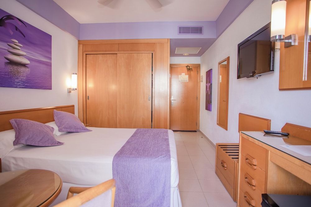 Classic Double Room, Balcony (2 Adults)