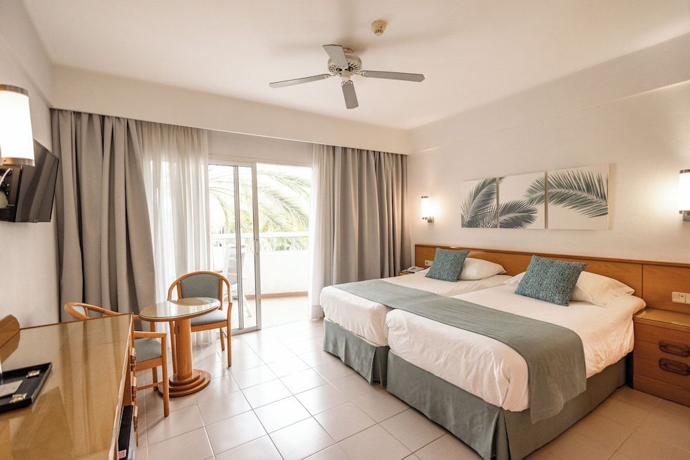 Superior Double Room, Balcony (2 Adults)