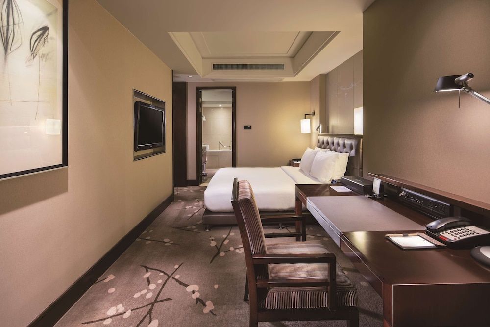 1 King Bed Junior Suite Room