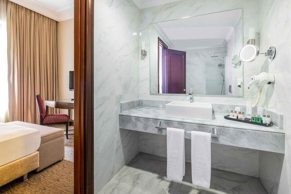 Celik Palace Hotel Convention Center & Thermal SPA Junior Suite 3