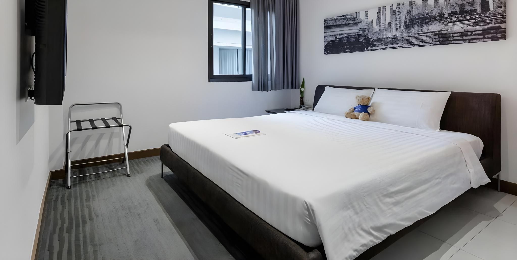 undefined S33 Compact Sukhumvit Hotel 4