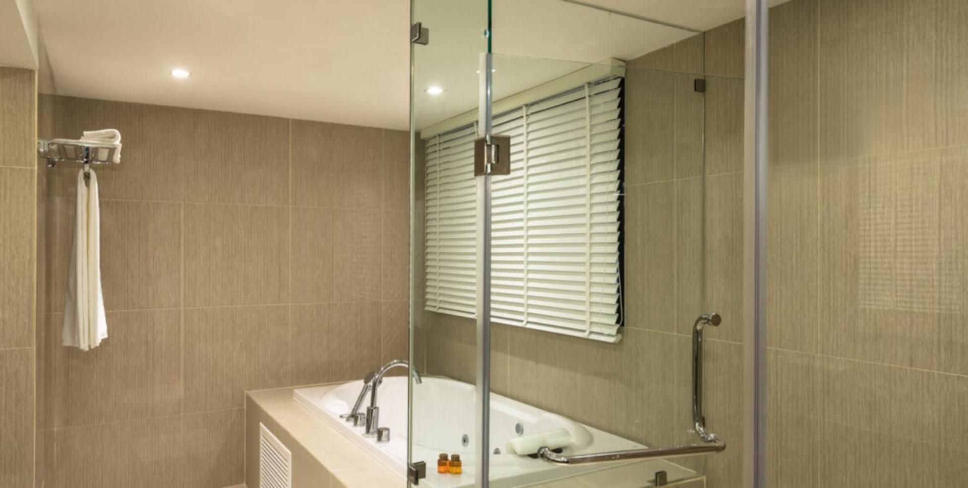 undefined S33 Compact Hotel 5