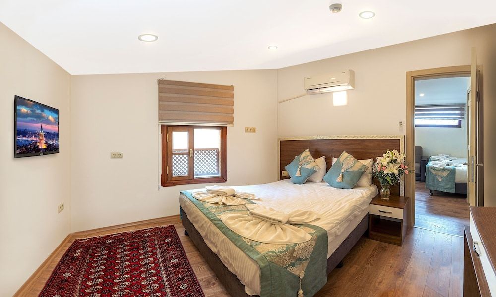 undefined Sultan House 10