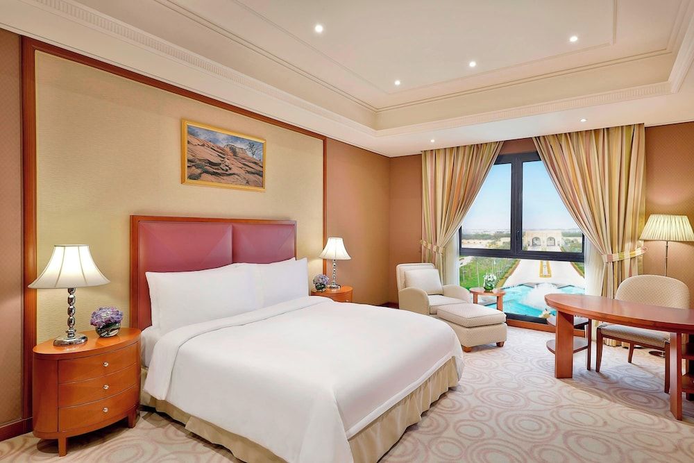 The Ritz-Carlton, Riyadh Room, 1 King Bed 11