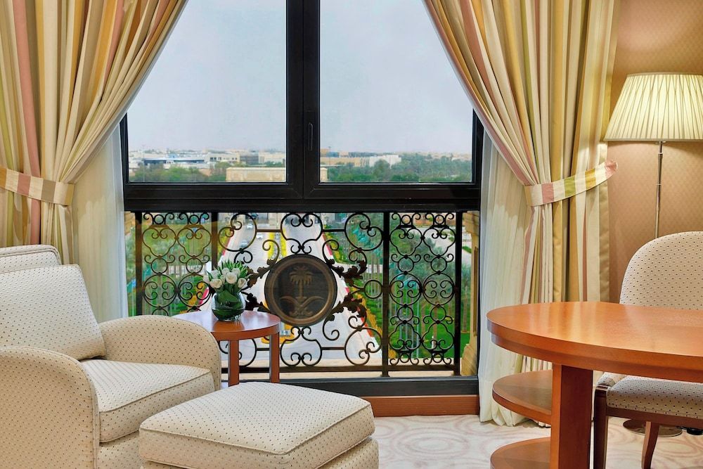 The Ritz-Carlton, Riyadh Room, 1 King Bed 33