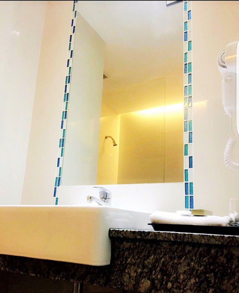 89 Hotel Standard Room 2