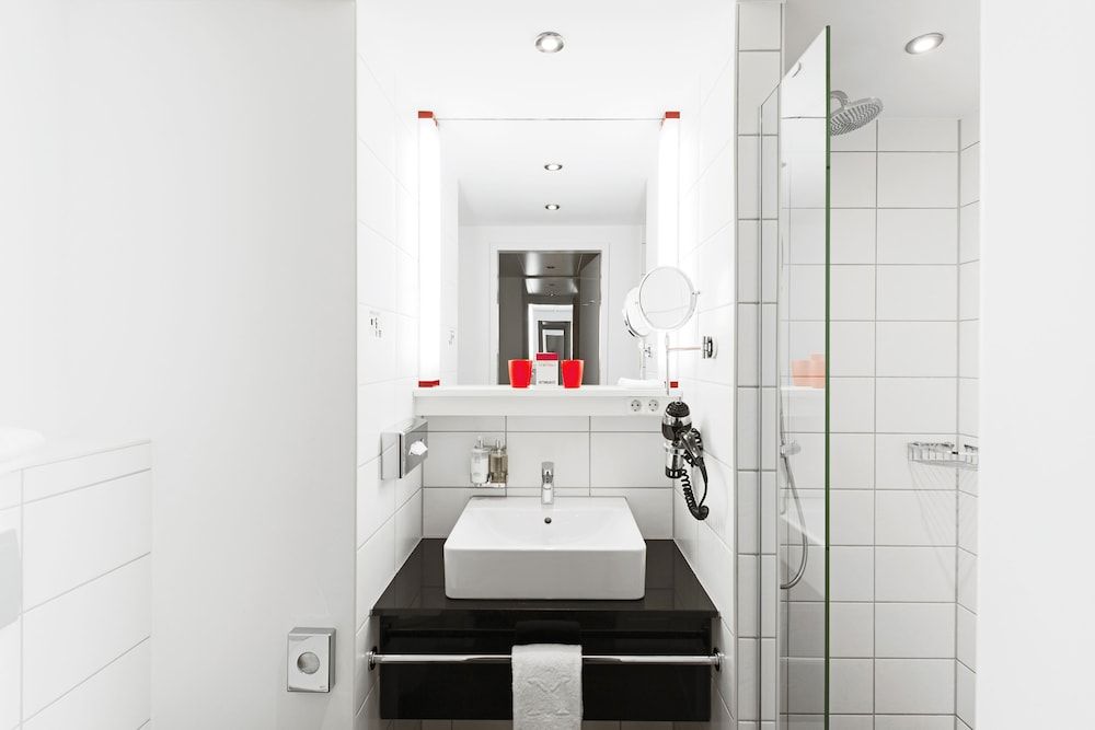 Dormero Hotel Frankfurt Messe Double or Twin Room 3