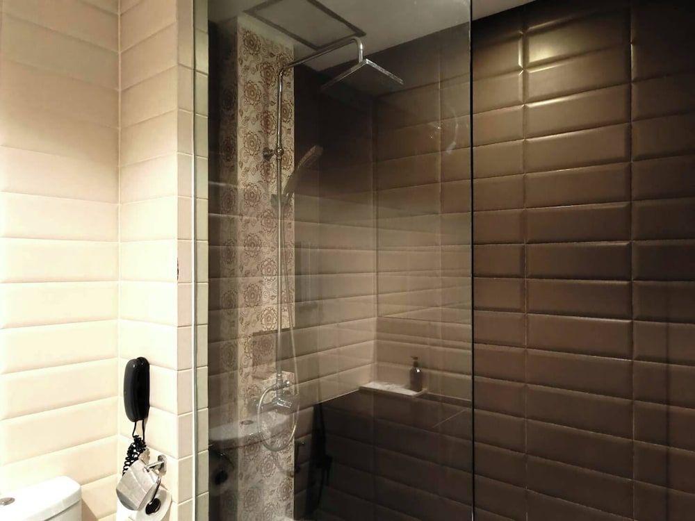 Bangkok Inter Place Hotel Studio, 1 King Bed 9