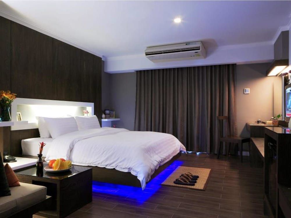 Bangkok Inter Place Hotel Studio, 1 King Bed 4