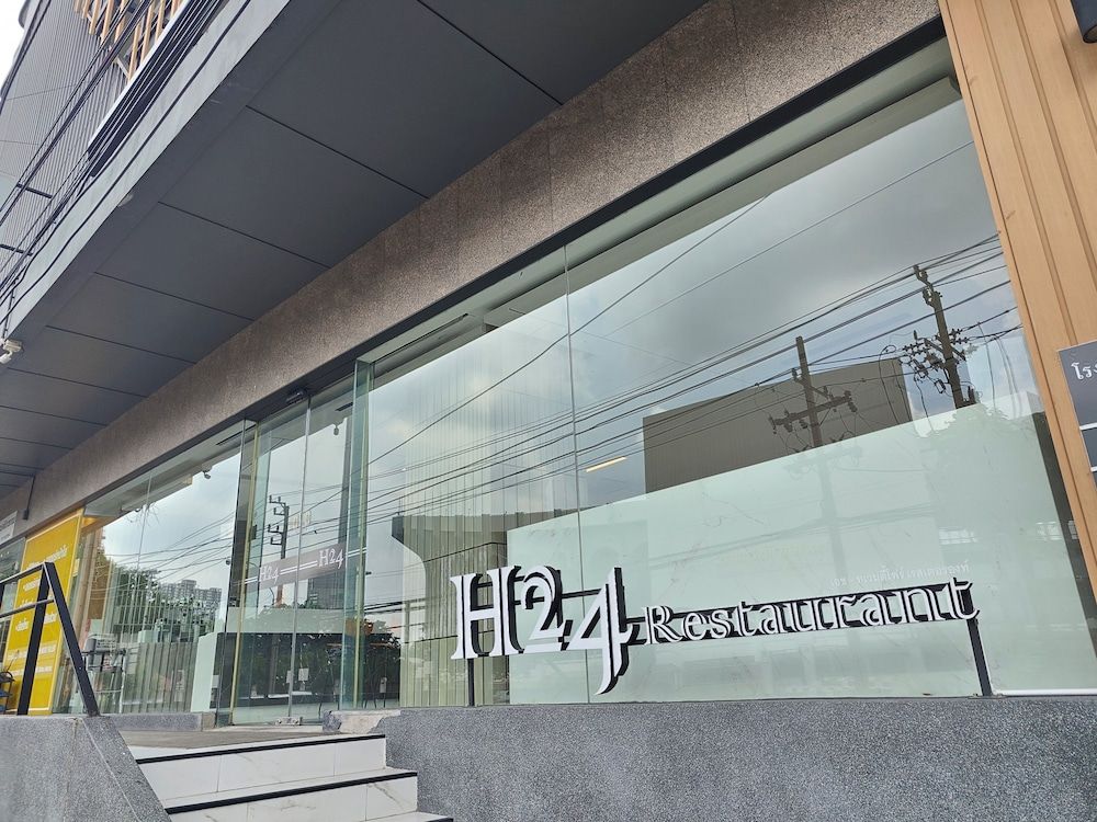 undefined Bangkok Inter Place Hotel 4