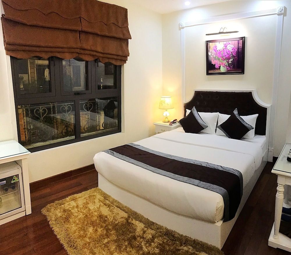 Hanoi Central Homestay Deluxe Twin Room (With Window) 2