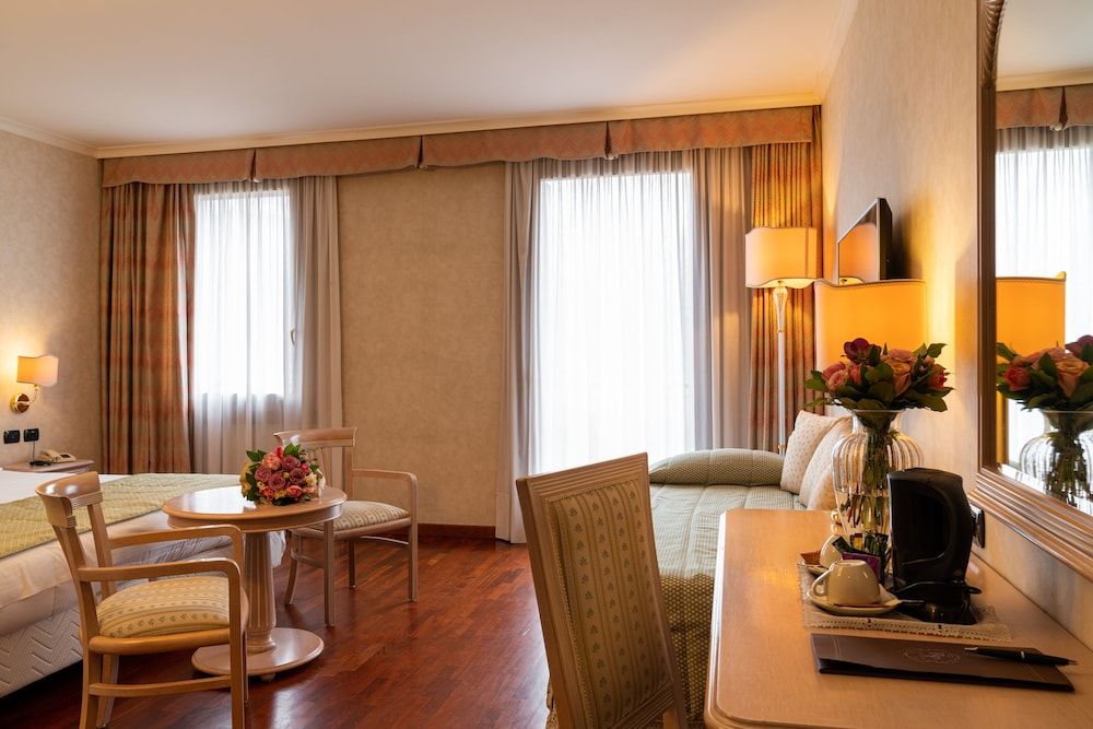 Hotel Roxy Plaza Superior Double Room Single Use 9