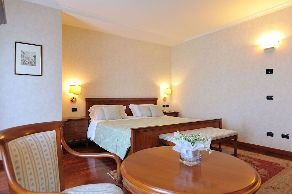 Hotel Roxy Plaza Junior Suite, 1 King Bed