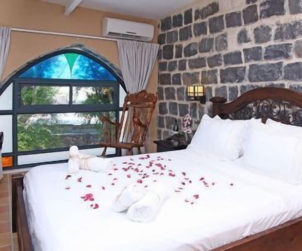 Shirat Hayam - Boutique Hotel Double Antic Room 5