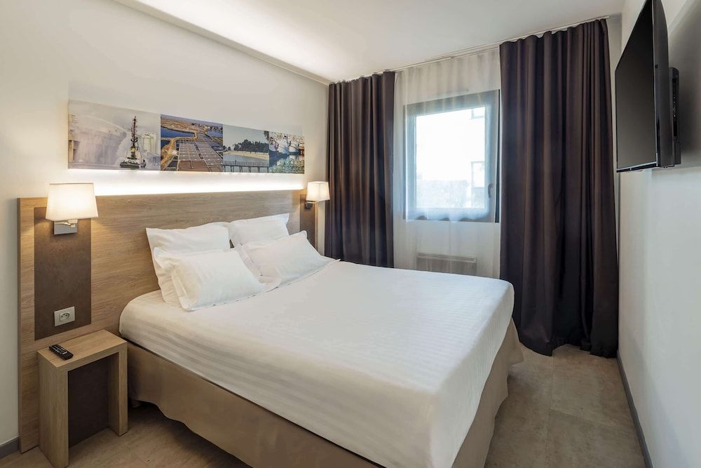 Standard Studio, 1 King Bed, Non Smoking (Twin bed on request)