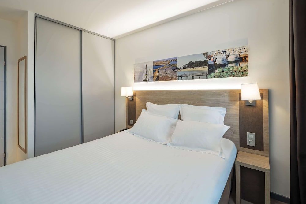 Standard Apartment, 1 King Bed, Non Smoking (Twin bed on request;with Sofabed)