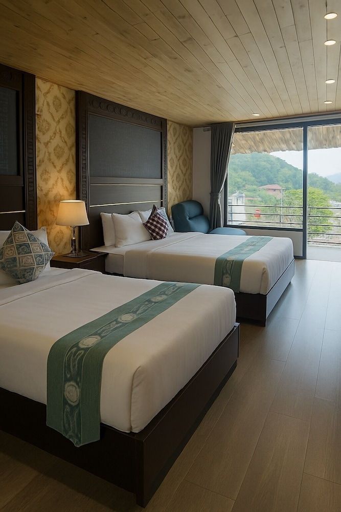 Sapa Elegance Hotel Deluxe Triple Room 5