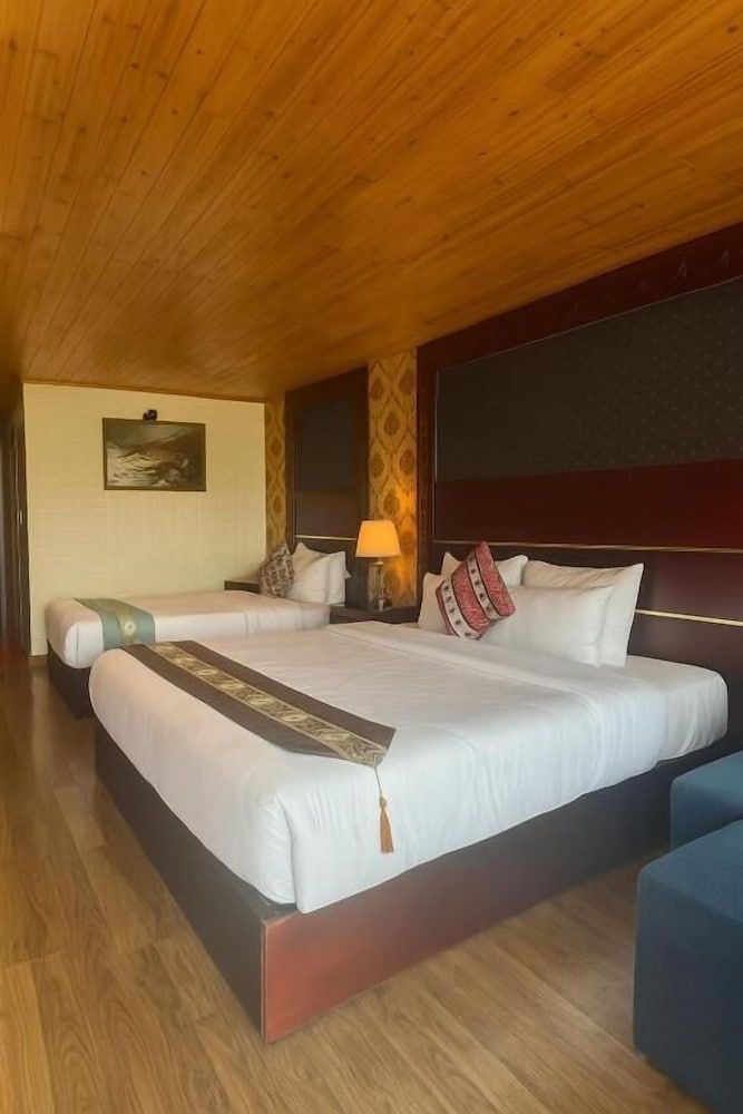 Sapa Elegance Hotel Deluxe Triple Room 8