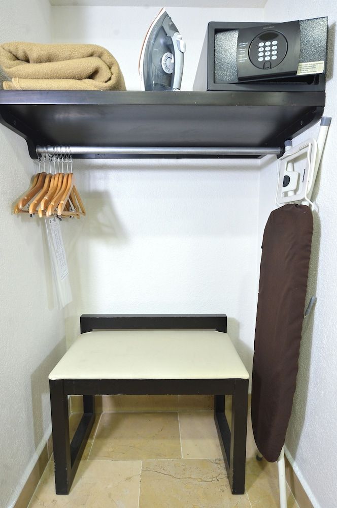 HB Xalapa Habitacion Estandar King discapacitados 6